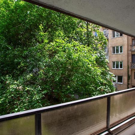 Stylish Quentin Apartment In The King Street Budapest Exterior photo