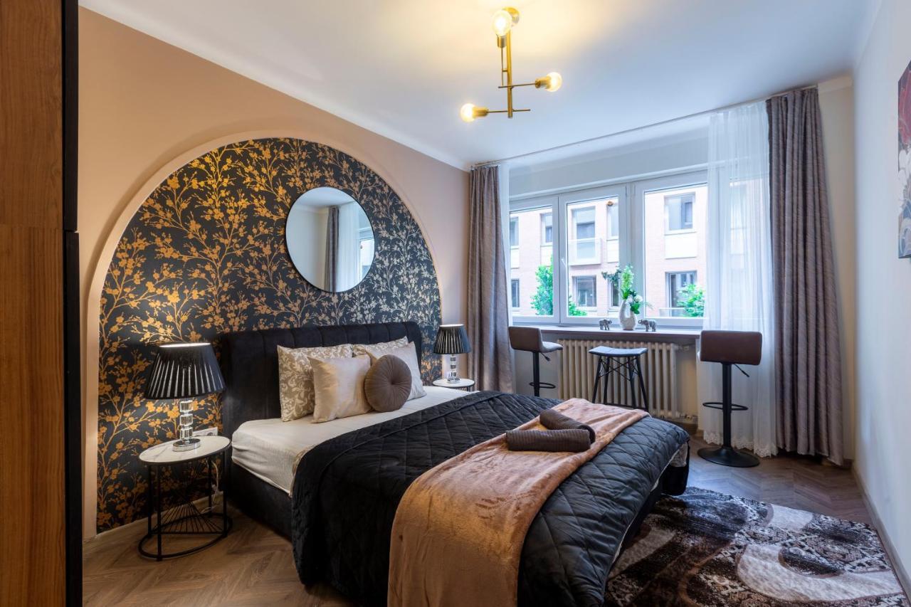 Stylish Quentin Apartment In The King Street Budapest Exterior photo