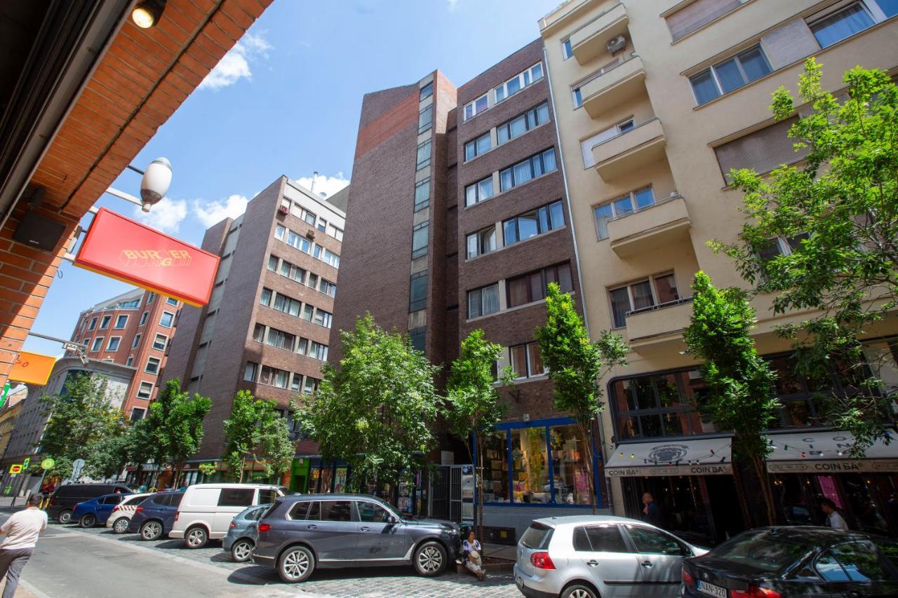Stylish Quentin Apartment In The King Street Budapest Exterior photo