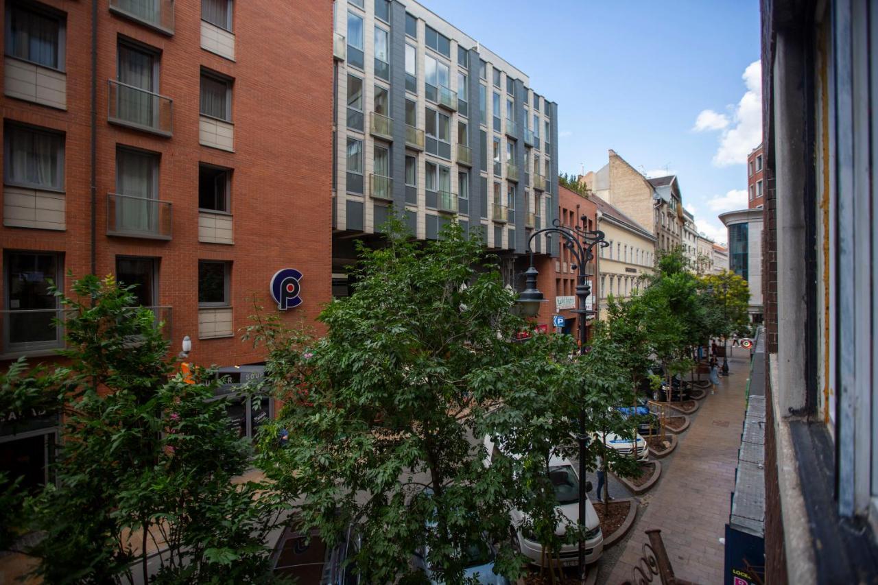 Stylish Quentin Apartment In The King Street Budapest Exterior photo
